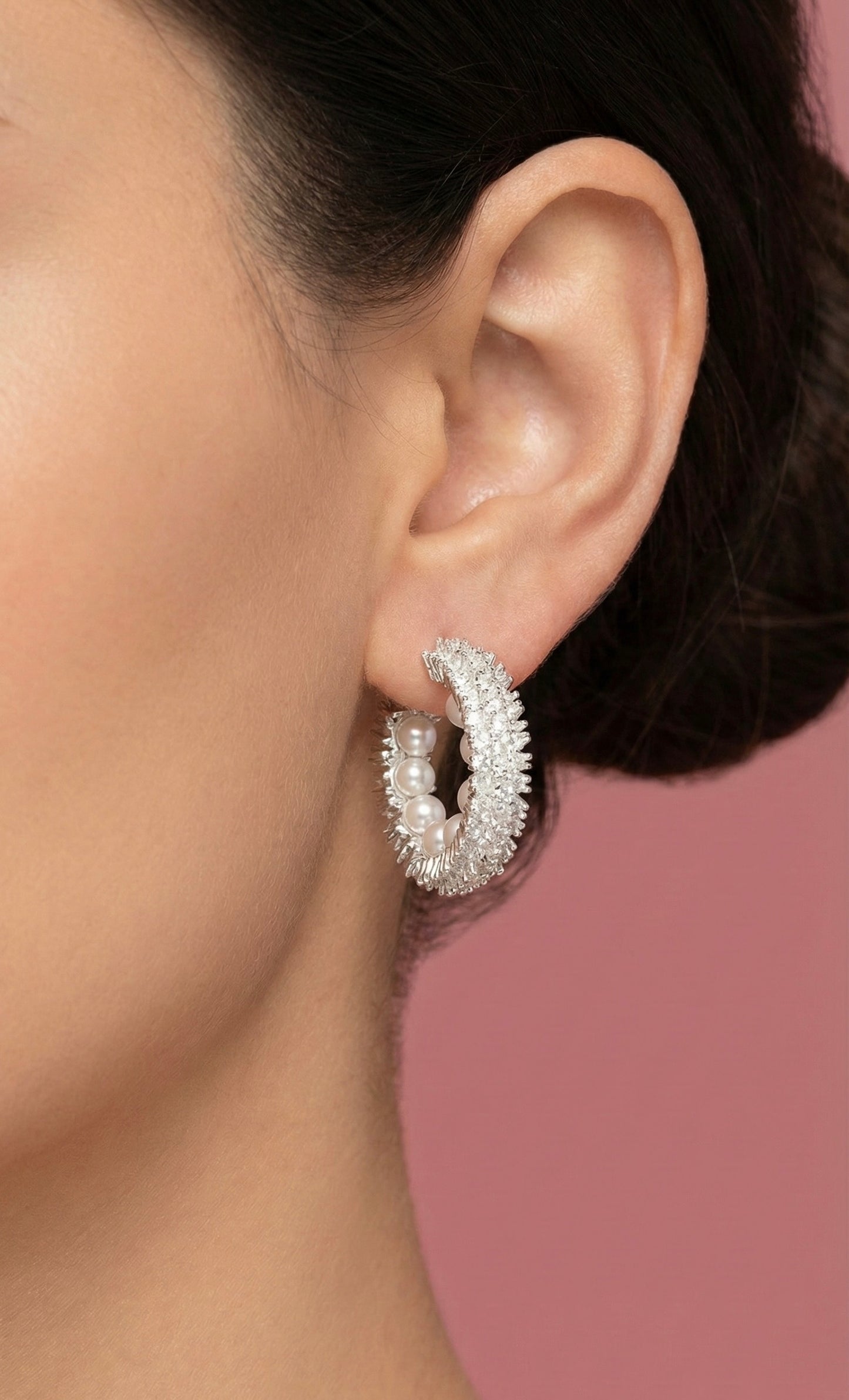 Aretes Pearl Crown Hoops