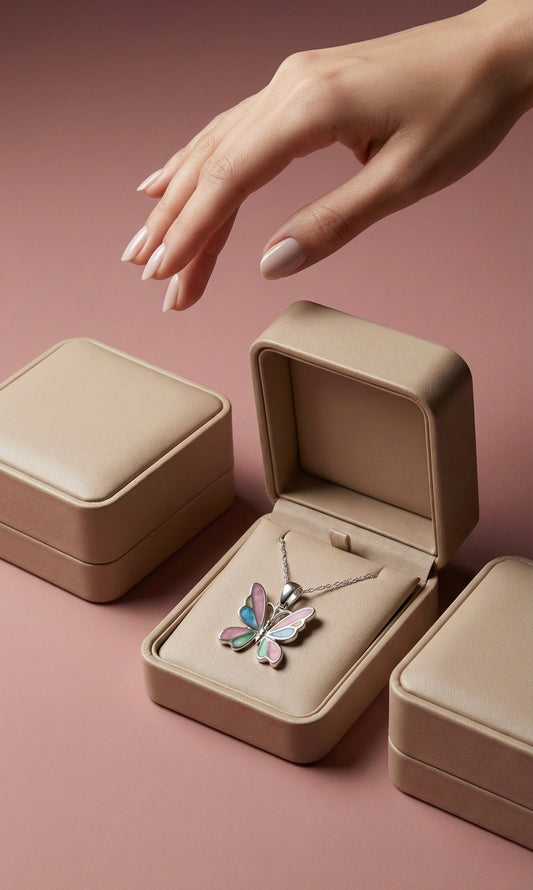 Collar Papillon Nacré